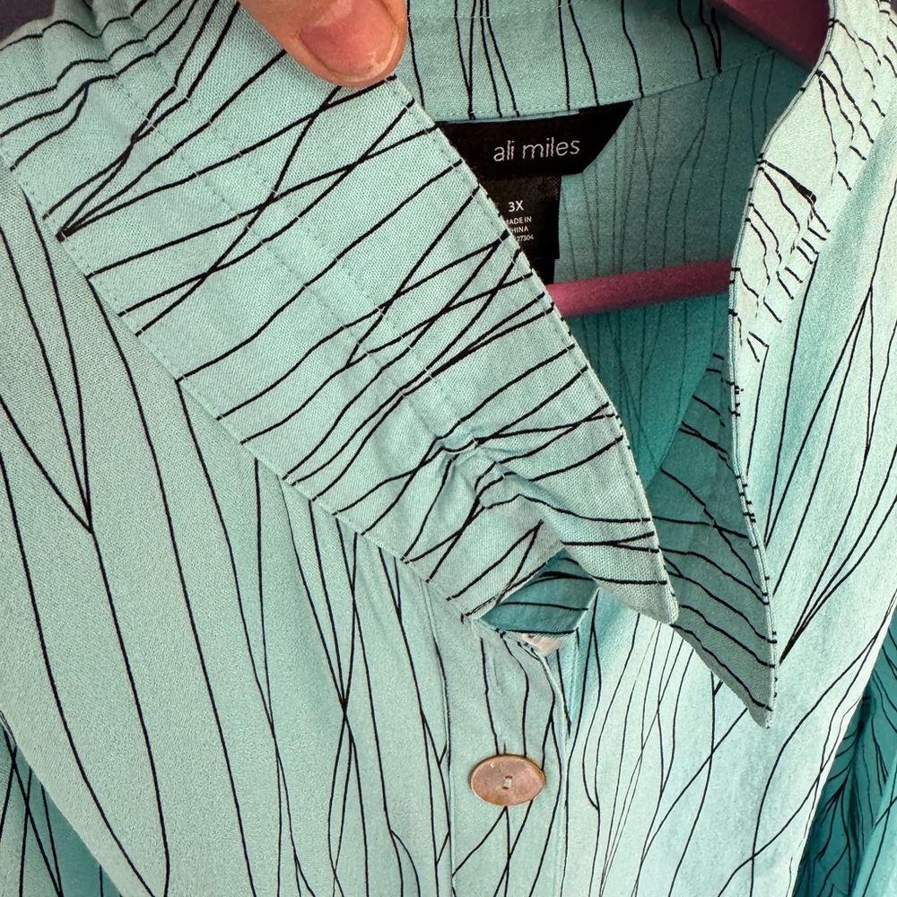 Ali Miles Aqua Button-Down Shirt with Dark Lines - Picture 4 of 8